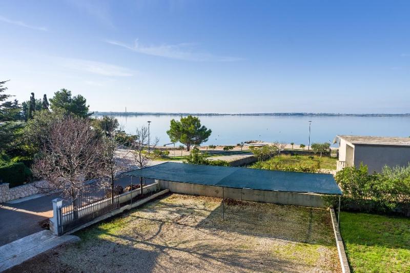 Apartment Nin - Vrsi At The Beach 외부 사진