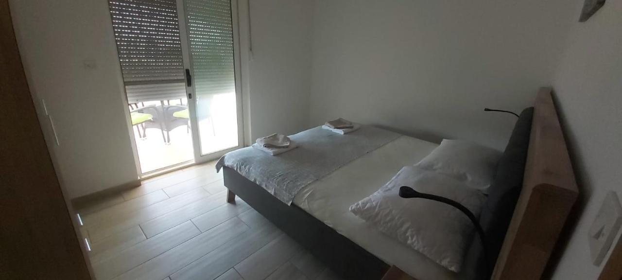Apartment Nin - Vrsi At The Beach 외부 사진