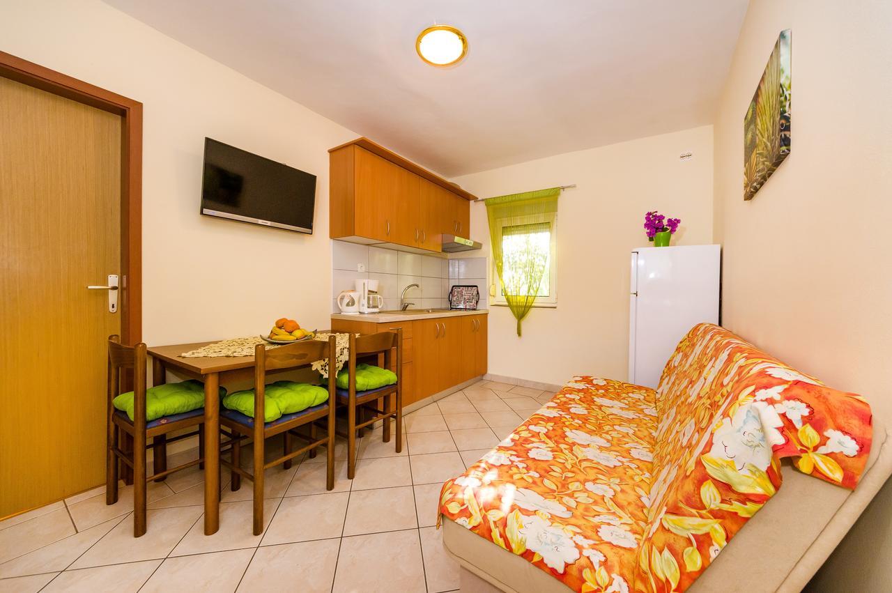 Apartment Nin - Vrsi At The Beach 외부 사진
